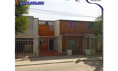 Se vende Casa / Altos de los Robles, Soledad