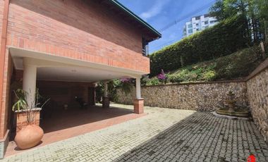 casa en arriendo/venta en alto de las flores. Cod A6313