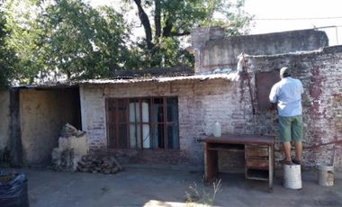 LOTE de 300 M2 CON MEJORAS