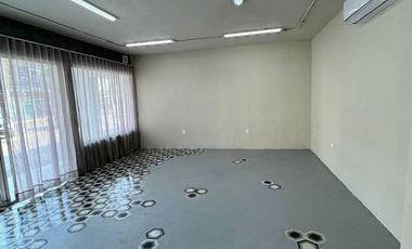 Renta de Local en Plaza PREMIUM