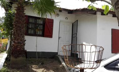 Casa en venta - 2 dormitorios 1 baño - 75mts2 - San Clemente Del Tuyu