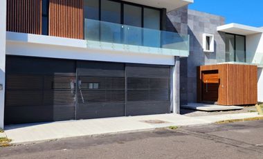 Casa en VENTA cochera 3 autos, alberca FRACC playas del conchal