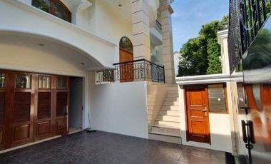 DIJUAL RUMAH di Jl DUTA NIAGA, PONDOK INDAH, JAKSEL (SANGAT MENARIK)