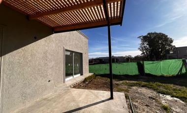 CASA EN VENTA SANTA EMILIA 5 AMBIENTES