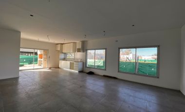 CASA EN VENTA SANTA EMILIA 5 AMBIENTES
