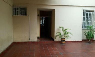 casa en venta en barrio blanco. Cod V2836