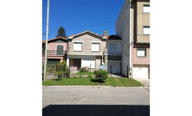 CHALET 4 DORM. PUNTA MOGOTES A UNA CUADRA DE LA COSTA