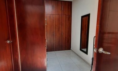 Se vende casa en club de golf