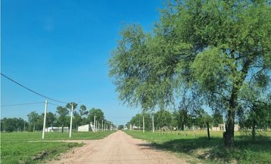 Quincho con pileta y casa a terminar en venta!