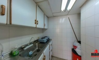 oficina en arriendo/venta en la candelaria. Cod V5214