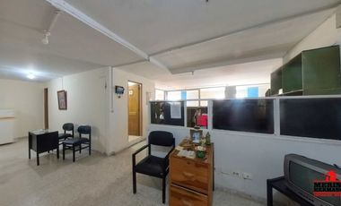 oficina en arriendo/venta en la candelaria. Cod V5214