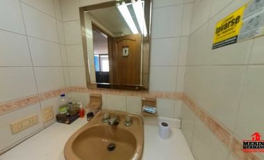 oficina en arriendo/venta en la candelaria. Cod V5214