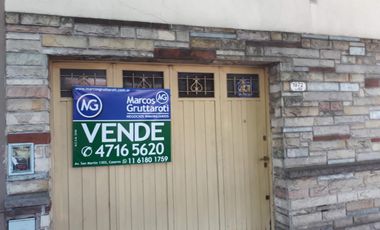 Casa en pleno centro de San Martín a metros de la peatonal, Ideal Inversor, ZONA COMERCIAL.