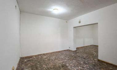 CASA INTERNA DE 3 DORMITORIOS EN VENTA - ABASTO