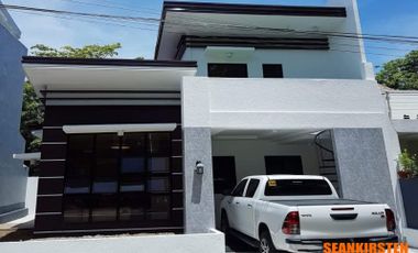 Elegant Contemporary House for Sale in Golden Glow Village