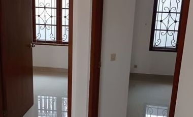 Dijual/disewakan Rumah Perumahan Lippo Karawaci Taman Legian 3 Lokasi Strategis Siap Huni Bagus