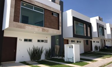 CASA EN RENTA EN LOMAS DE ANGELOPOLIS PUEBLA $16,000