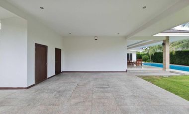 Luxury 4-Bedroom Pool Villa in Hua Hin at Palm Villas