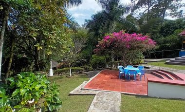 finca en venta en la mesa. Cod V3498