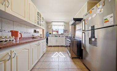 Casa / La Florida / Metro Roja Magallanes