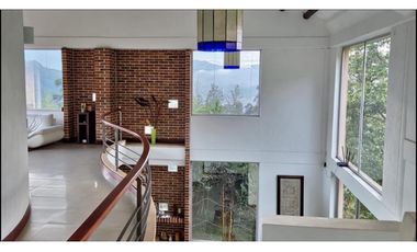 Casa Dúplex Campestre en Arriendo en Envigado Sector Loma del Escobero