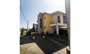 Alquilo Extraordinaria casa amoblada con las 3B