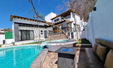 Hermosa Casa DALIA II en Renta con Alberca y Jacuzzi climatizada y vistas panorámicas en Fracc Rancho San Diego en Ixtapan de la Sal EDOMEX