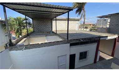 Casa Rentera de venta en Manta Manabí