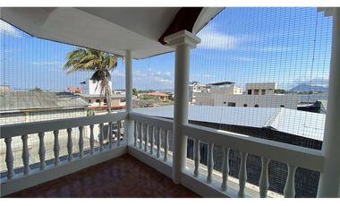 Casa Rentera de venta en Manta Manabí