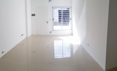 (RETASADO) A ESTRENAR PH 2 Ambientes. Planta Baja con Patio Parrilla Baño Completo dor/c. Placard Excelente Categoria