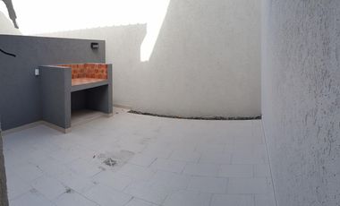 (RETASADO) A ESTRENAR PH 2 Ambientes. Planta Baja con Patio Parrilla Baño Completo dor/c. Placard Excelente Categoria