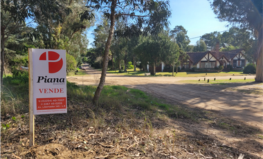 Terreno en Venta - Zona Lasalle - Fragata Argentina y Submarino Peral