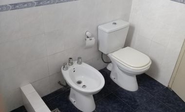 IMPECABLE DEPARTAMENTO DE 3 AMBIENTES AMPLIOS EN PLANTA ALTA.