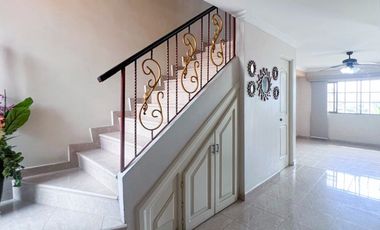 VENTA DE CASA EN VILLA DE LAS FUENTES, URBANIZACION CORONADO GARDEN