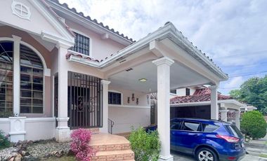 VENTA DE CASA EN VILLA DE LAS FUENTES, URBANIZACION CORONADO GARDEN