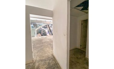 Se Alquila Local en la Mejor Zona de Avenida Balboa!!