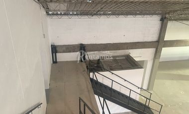 bodega en arriendo en aguacatala. Cod A776177