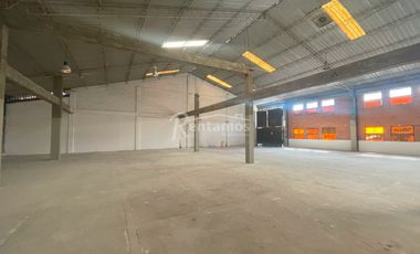 bodega en arriendo en aguacatala. Cod A776177