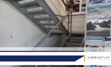 IB-QU0089 - Bodega Industrial en Venta en Querétaro, 3,817 m2.