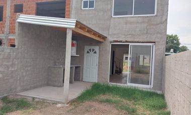 Duplex en barrio privado en Ing. Allan, Varela, totalmente en cuotas