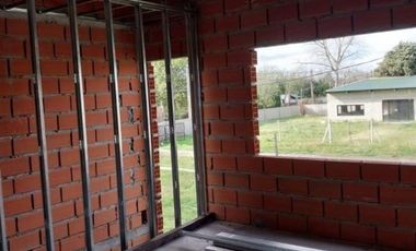 Duplex en barrio privado en Ing. Allan, Varela, totalmente en cuotas