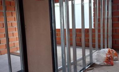 Duplex en barrio privado en Ing. Allan, Varela, totalmente en cuotas
