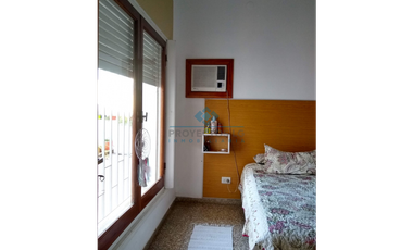 VENTA – CASA 2 DORM EN PLENO CENTRO DE COLONIA CAROYA – APTO CRÉDITO