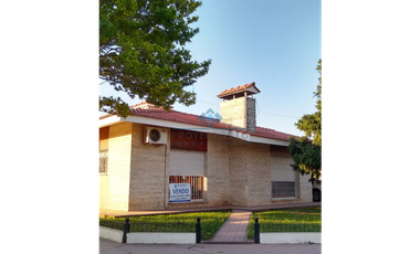 VENTA – CASA 2 DORM EN PLENO CENTRO DE COLONIA CAROYA – APTO CRÉDITO
