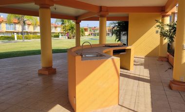 CASA CON ALBERCA. COCOYOC. 4 RECÁMARAS