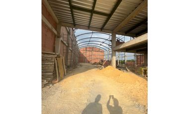 SE ARRIENDA BODEGA 1.523 M2 MOSQUERA