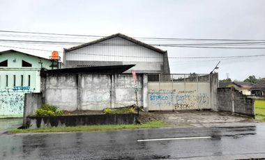 Gudang Strategis dekat Desa Wisata Kasongan