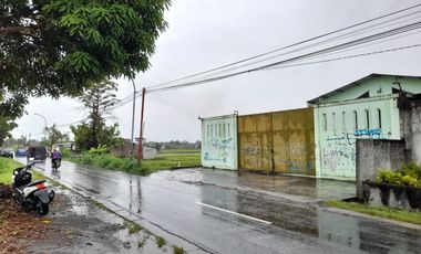 Gudang Strategis dekat Desa Wisata Kasongan