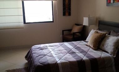 VENTA DE CASA CON VISTA AL LAGO EN SAMBORONDON