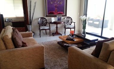 VENTA DE CASA CON VISTA AL LAGO EN SAMBORONDON